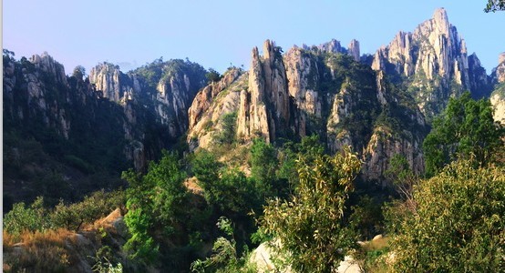 山峦跌宕（崮山东麓）.jpg