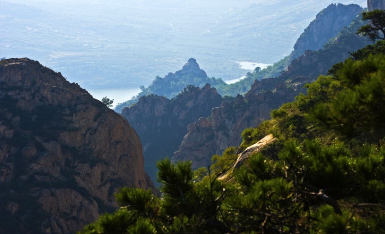 山峰秀丽.jpg
