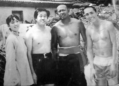 左二莫言.jpg