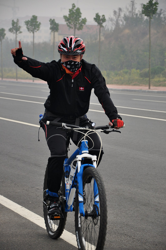 快乐小车崔克29寸大轮爽啊.jpg