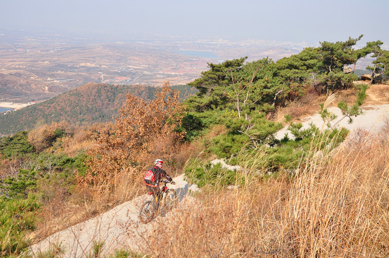 爬山.jpg