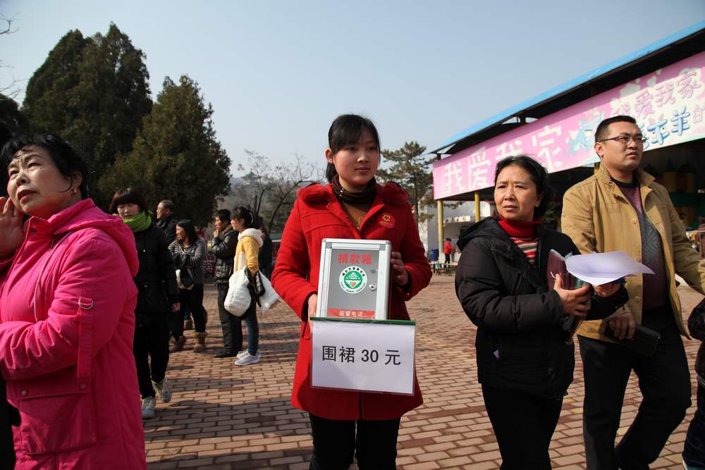 爱心义卖花絮 033.jpg
