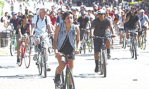 洛杉矶自行车日 10万人“骑上街头”.jpg