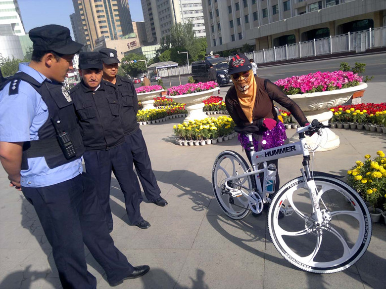 0.女骑友怕晒_副本.jpg