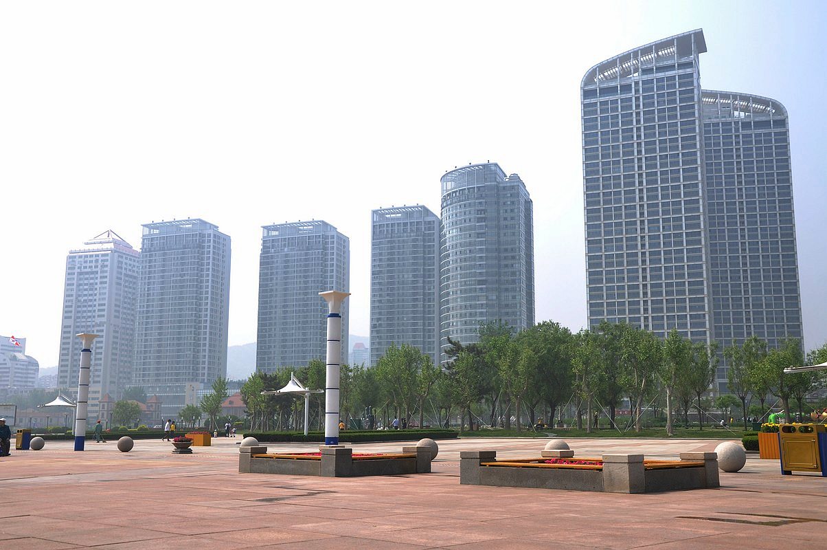 五月25日烟台山下海滨景象 026.jpg