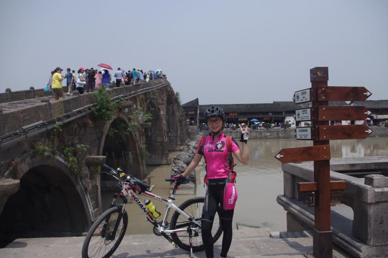 4.2013-5-25塘栖广济桥三人行_副本.jpg